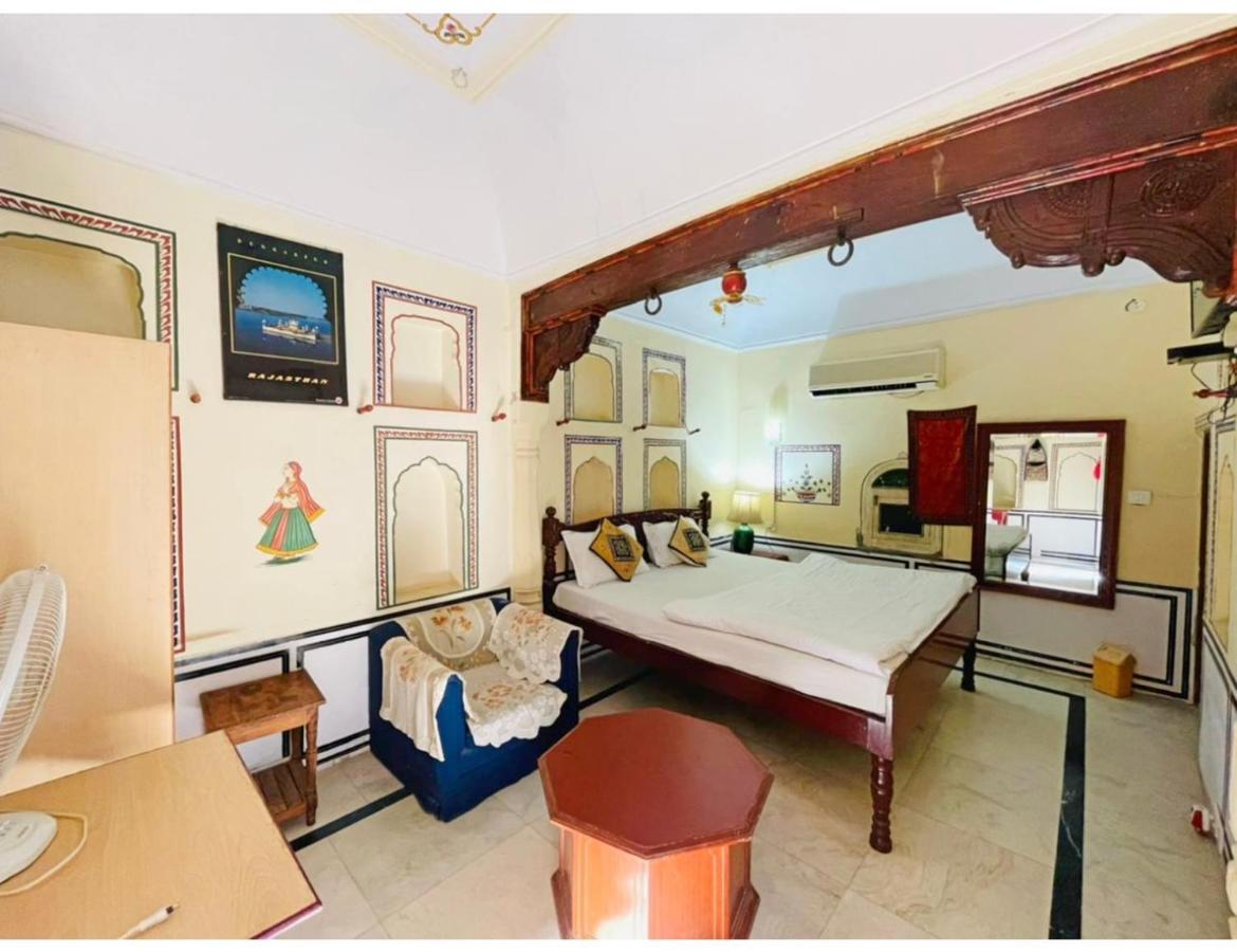 Singhasan Haveli, Mandawa Apartamento Exterior foto